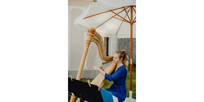 Hochzeitsmusik - Weinviertel - Schlossgarten-Hochzeit - Harfenistin Petra Mallin