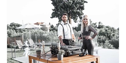 Hochzeitsmusik - Oberbayern - Event DJ und Event Sängerin München - Party DJ und Party Sängerin München - Tonestylers