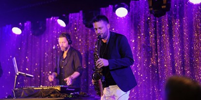 Hochzeitsmusik - Deutschland - DJ mit Saxophon auf AIDA Cruises - Live Event Music - Saxophon plus DJ und Percussion
